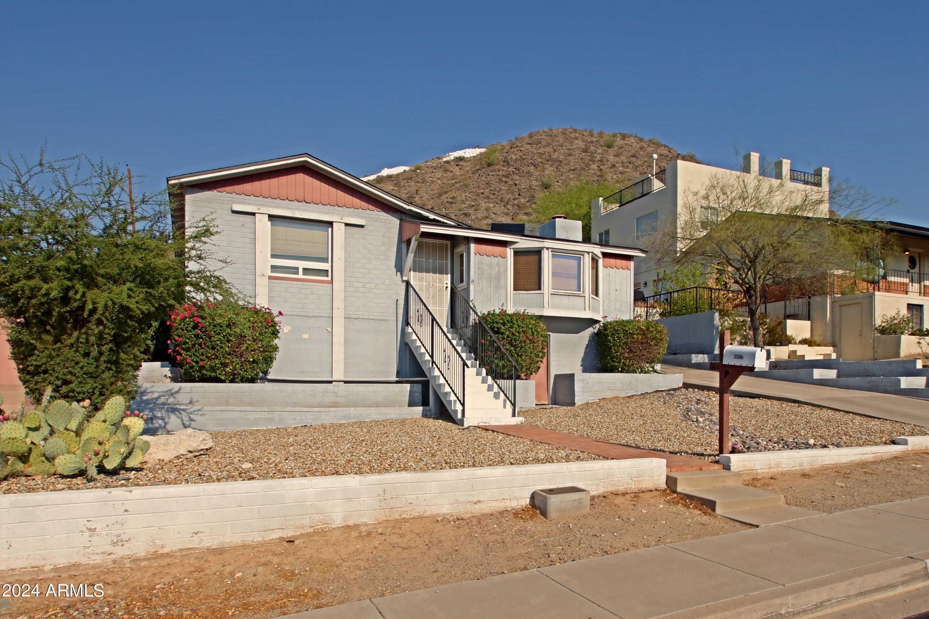 9622 North 1st Avenue Phoenix, AZ 85021 - Photo 3 of 48 Front 3