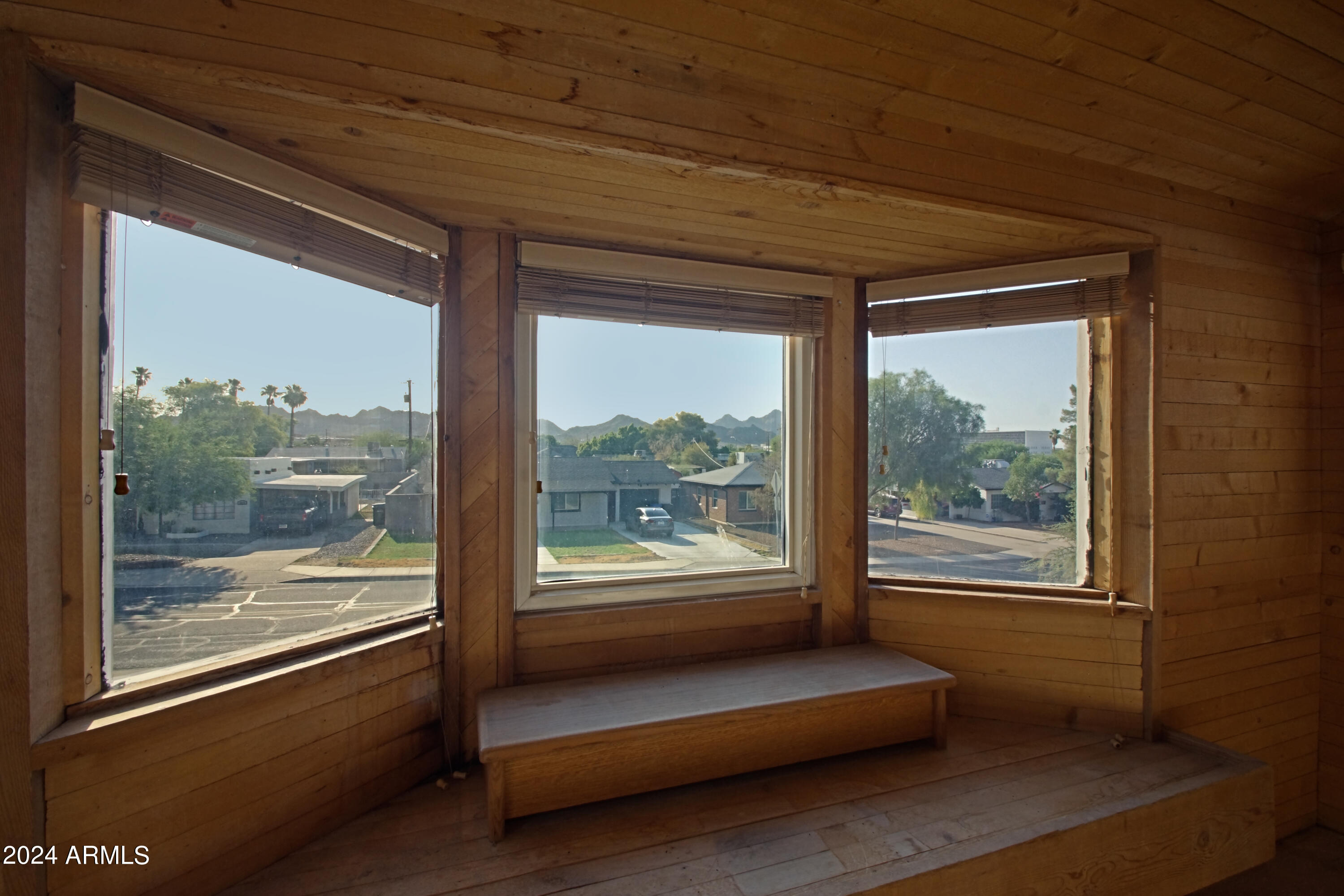 9622 North 1st Avenue Phoenix, AZ 85021 - Photo 47 of 48 Sun Room 5