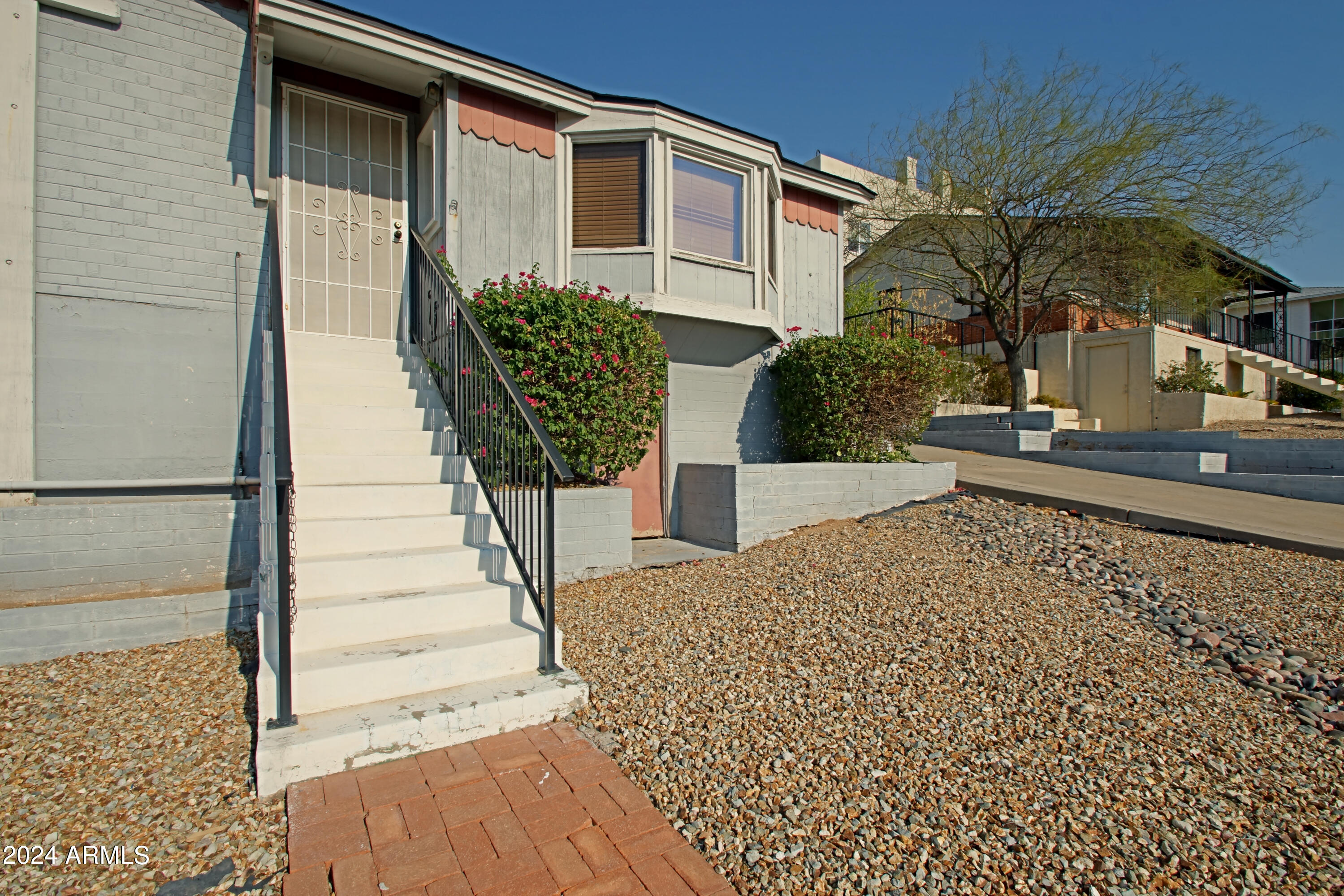 9622 North 1st Avenue Phoenix, AZ 85021 - Photo 5 of 48 Front Entry