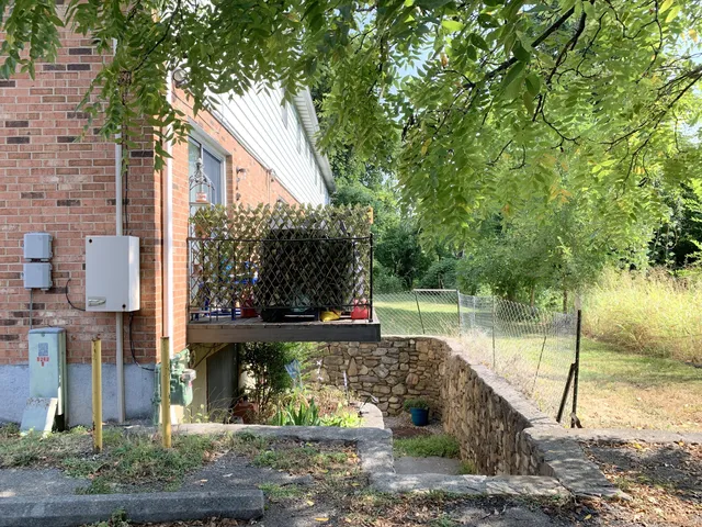 $949 | 1713 Roanoke Avenue Southwest, Unit 3, Roanoke, VA 24015