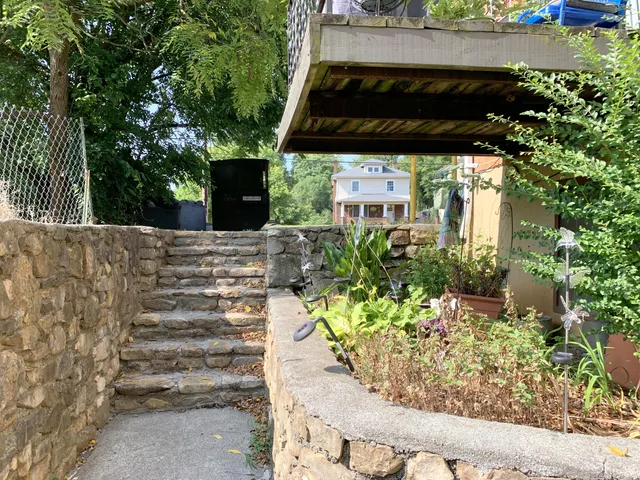 $949 | 1713 Roanoke Avenue Southwest, Unit 3, Roanoke, VA 24015