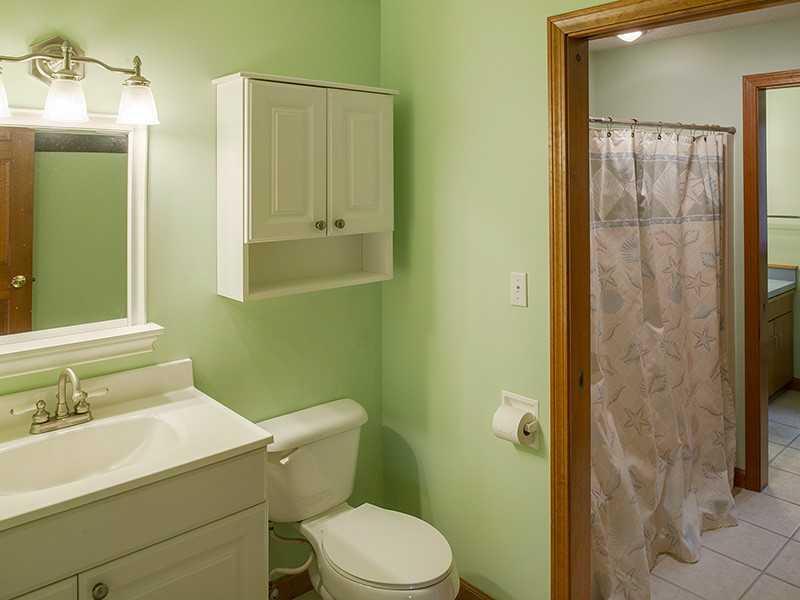 43 Spar Cove Road Freeport, ME 04032 - Photo 20 of 24 Bathroom.