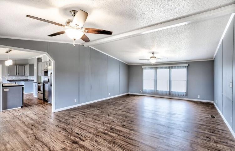 336 Calhoun Road La Follette, TN 37766 - Photo 2 of 26 Spacious living area