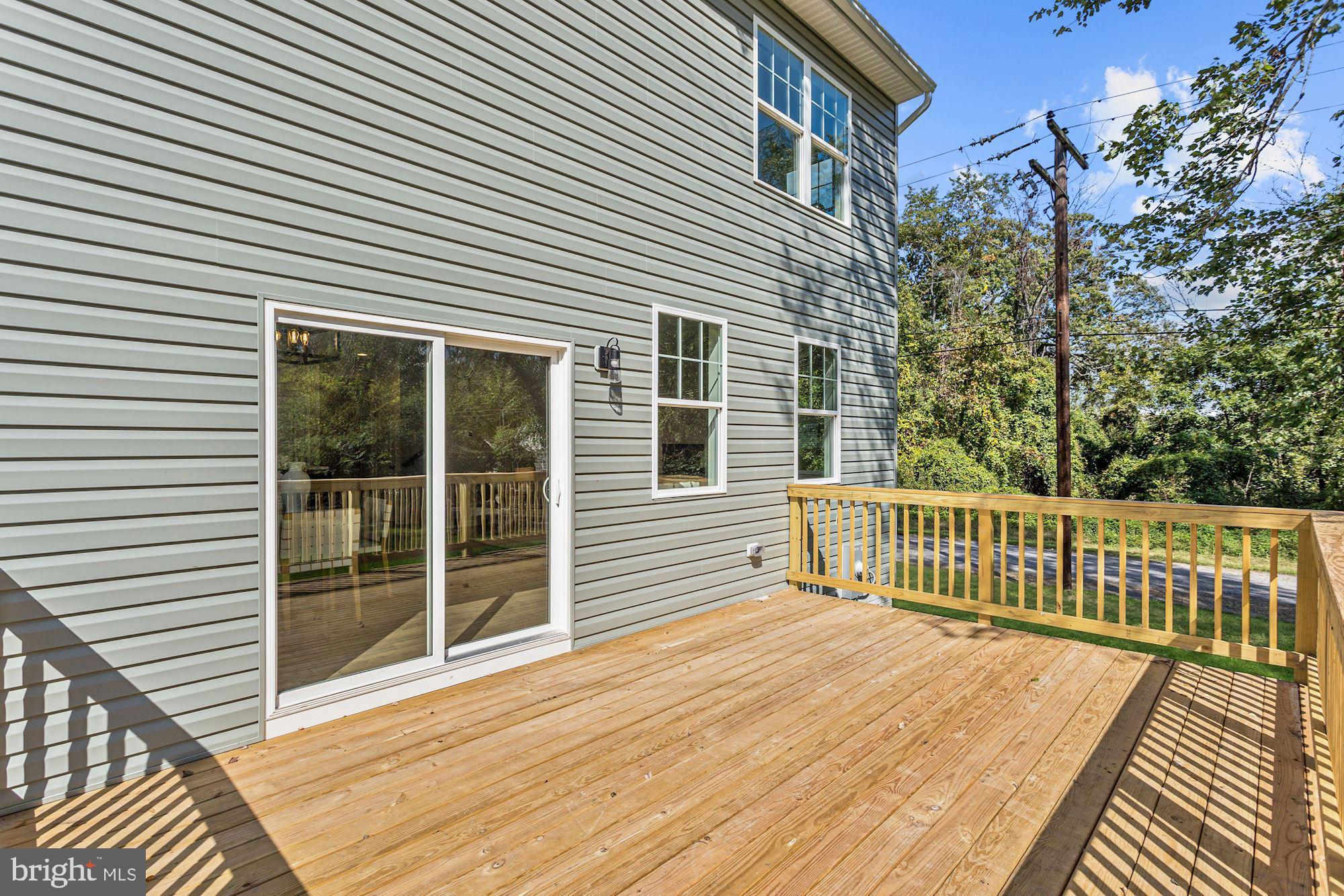 5871 Race Road Elkridge, MD 21075 - Photo 26 of 31 Deck