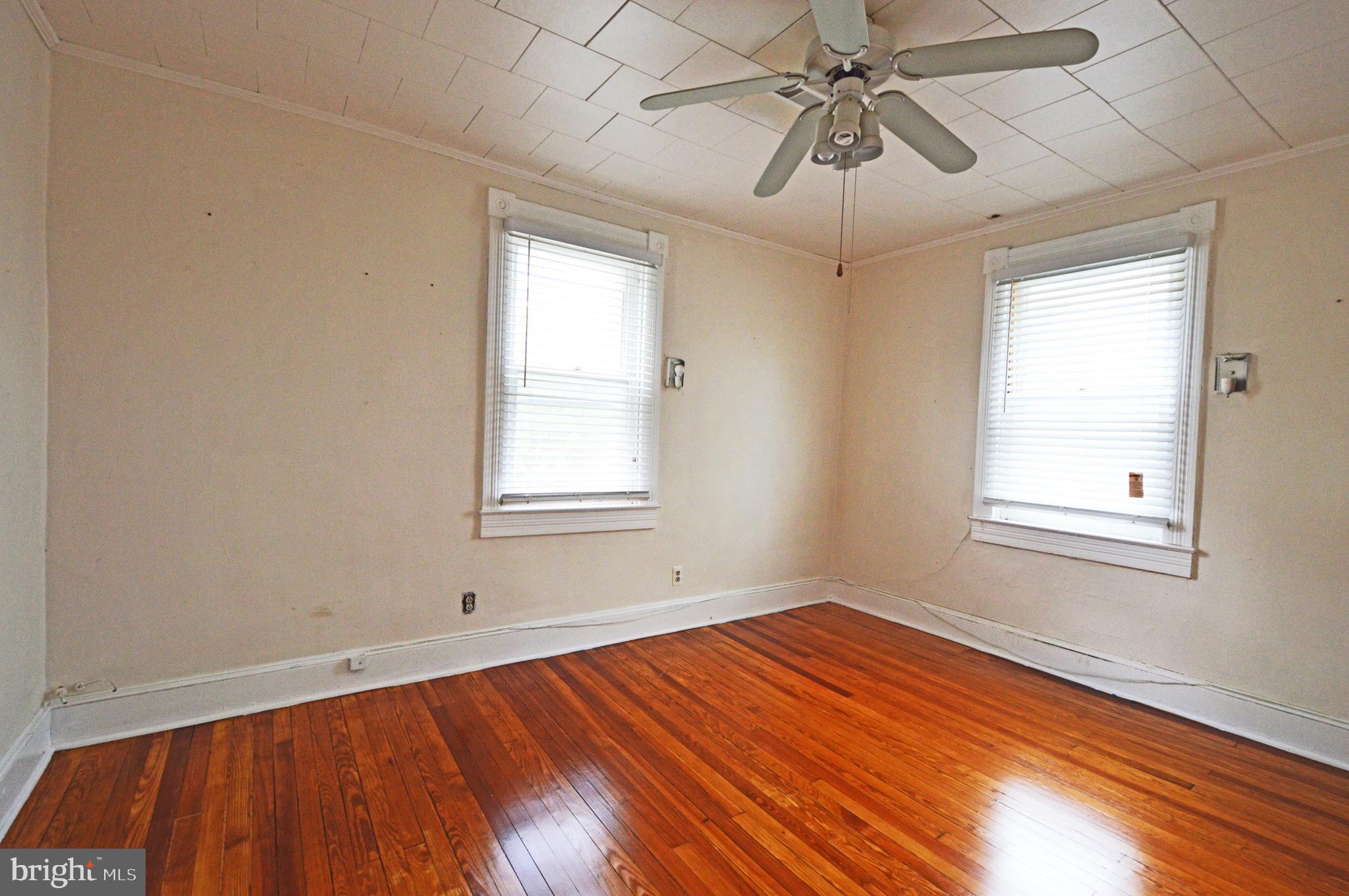 5017 Catalpha Road Baltimore, MD 21214 - Photo 11 of 16 2nd Bedroom Upper Level