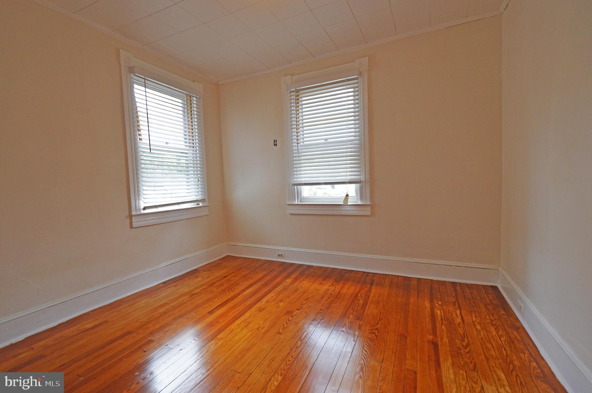 5017 Catalpha Road Baltimore, MD 21214 - Photo 12 of 16 3drd Bedroom Upper Level