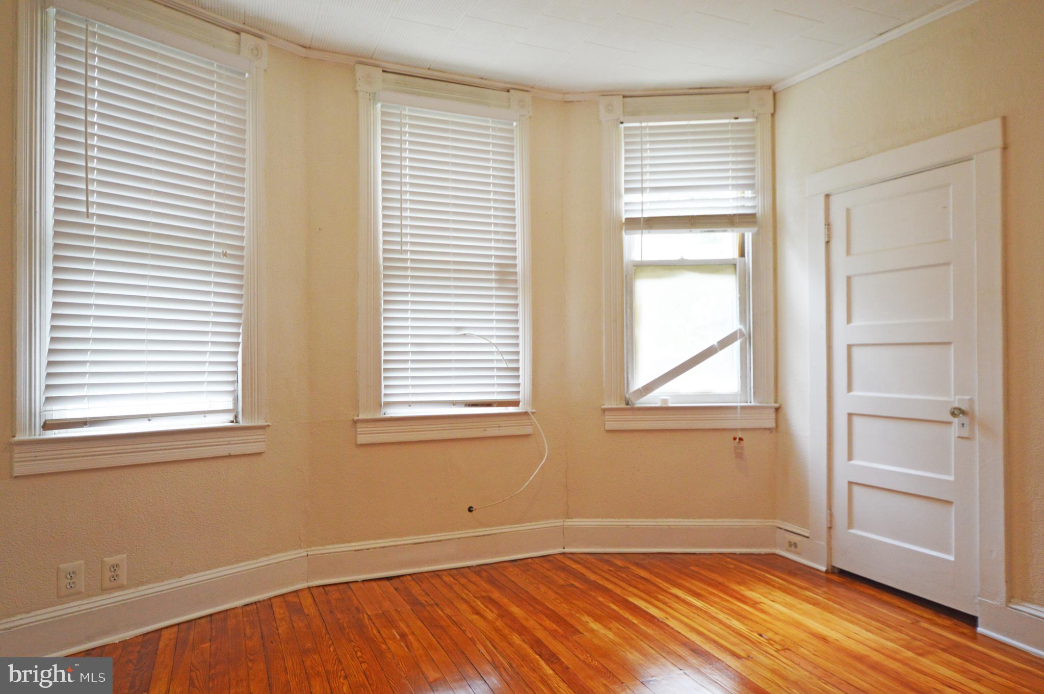 5017 Catalpha Road Baltimore, MD 21214 - Photo 6 of 16 Bedroom Main Level