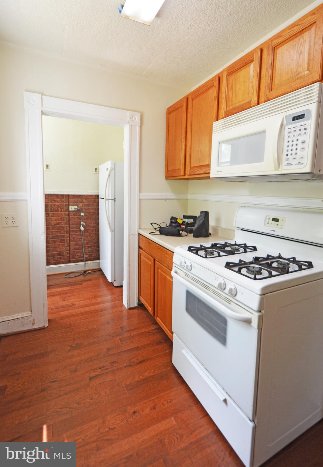 5017 Catalpha Road Baltimore, MD 21214 - Photo 8 of 16 Kitchen