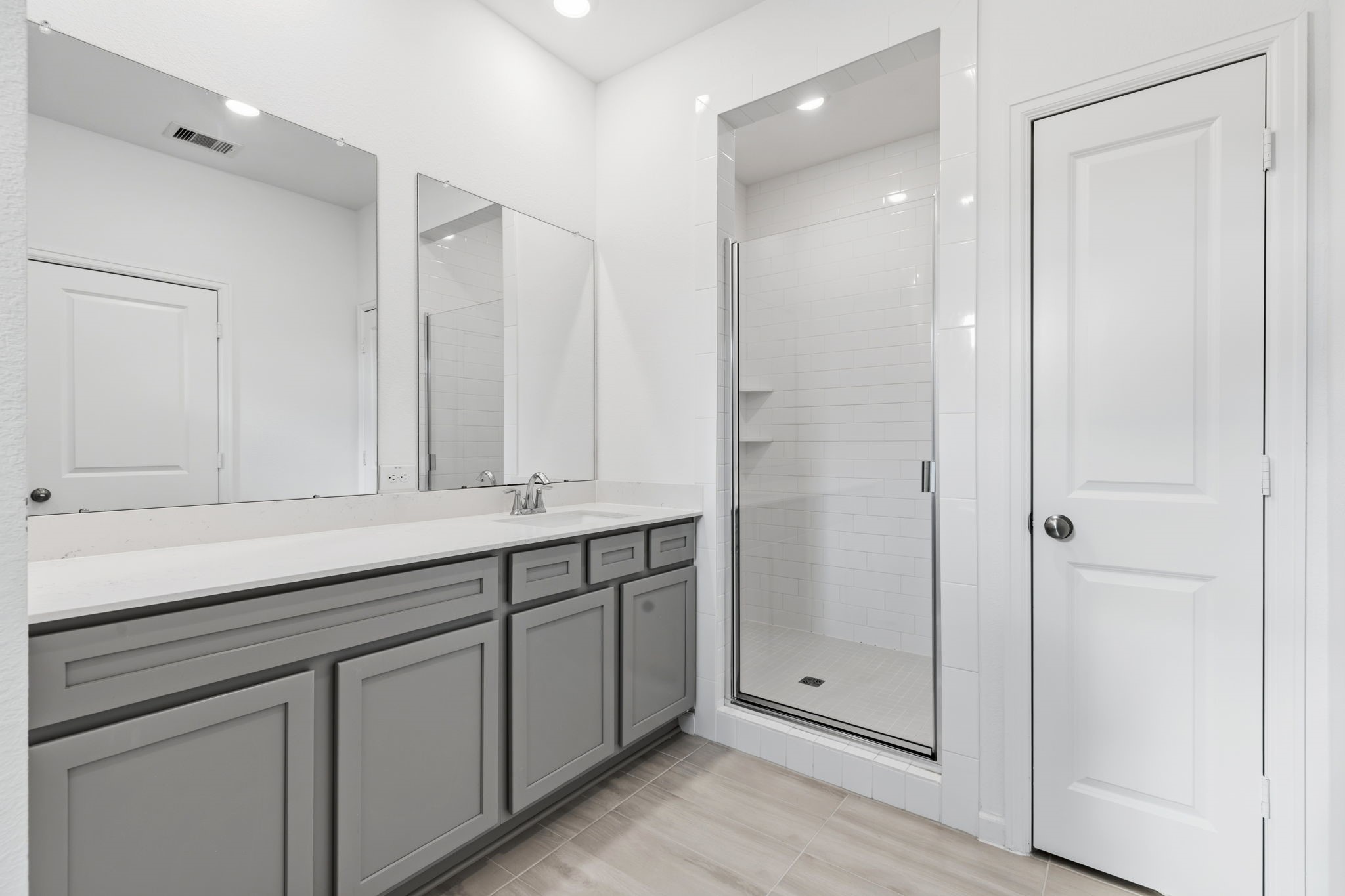 12902 Rio Medina Trail Cypress, TX 77433 - Photo 20 of 50 Primary bathroom with walk-in shower.