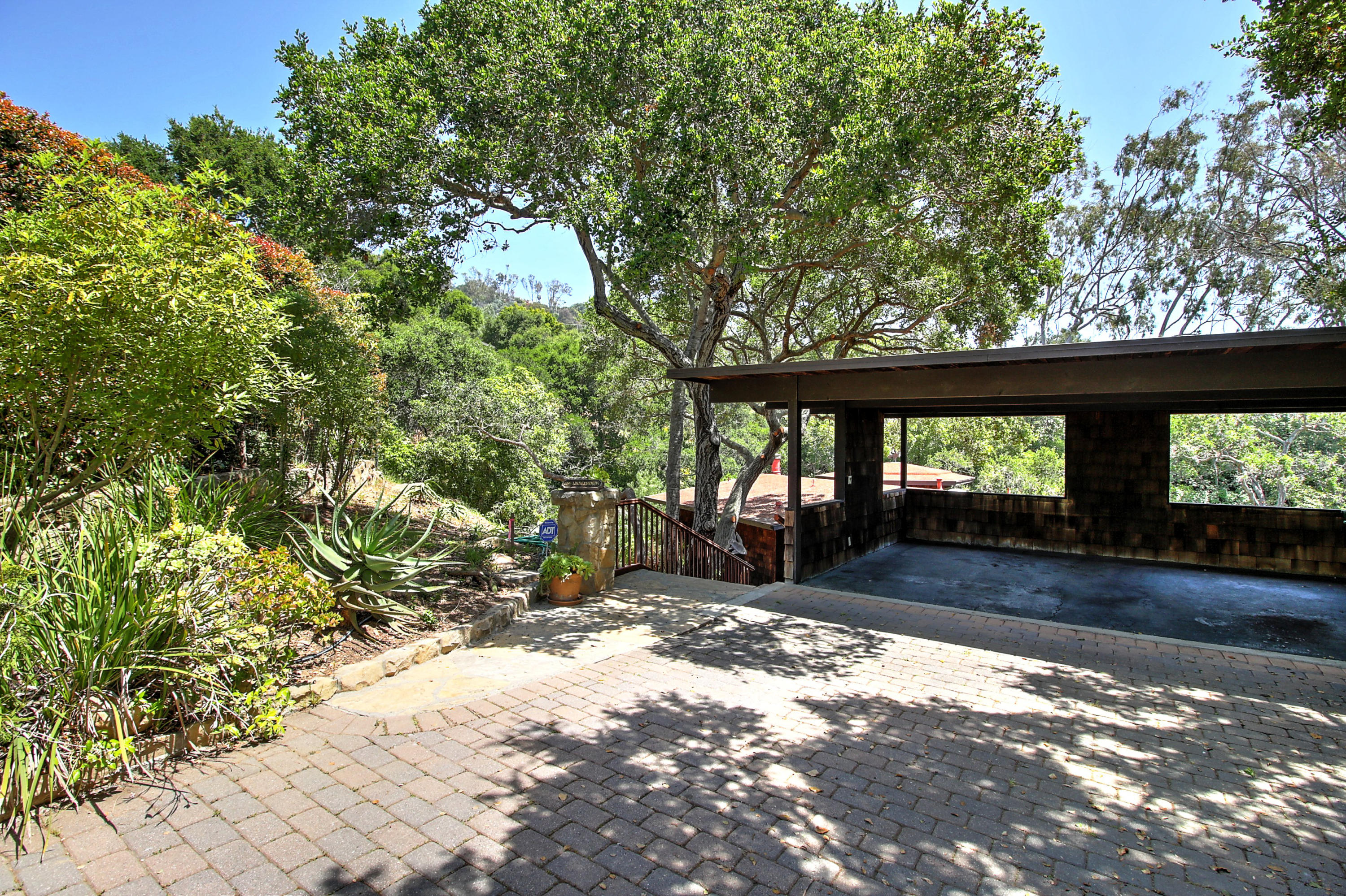 1553 Oramas Road Santa Barbara, CA 93103 - Photo 4 of 41 Carport