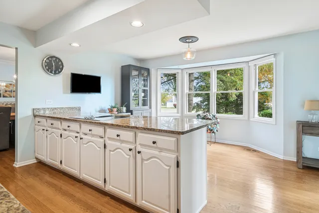 $775,000 | 5530 Oak Grove Circle, Long Grove, IL 60047