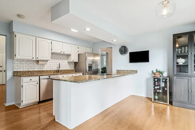 $775,000 | 5530 Oak Grove Circle, Long Grove, IL 60047