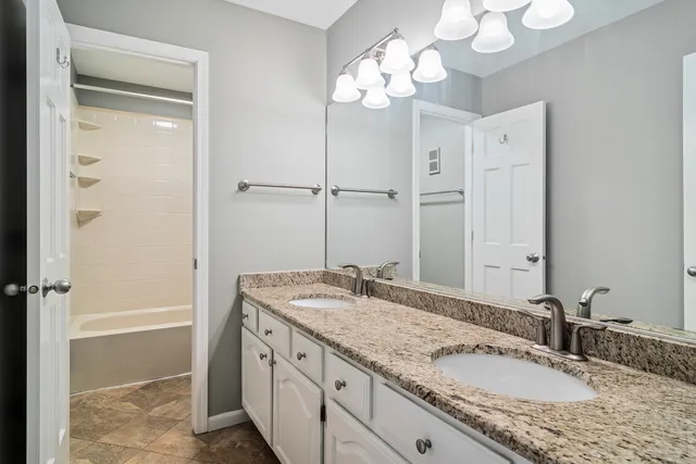 $775,000 | 5530 Oak Grove Circle, Long Grove, IL 60047