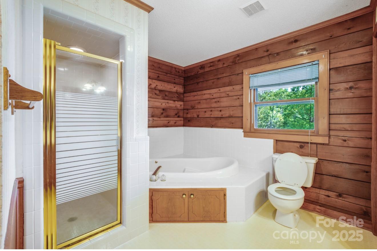 993 Jackson Road Fort Lawn, SC 29714 - Photo 31 of 48 a bathroom with a sink toilet and shower