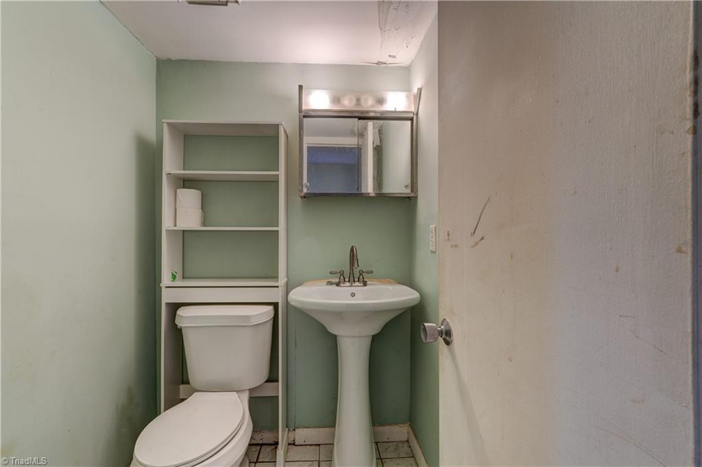 5725 Bramblegate Road, Unit H Greensboro, NC 27409 - Photo 13 of 20 Gallery Image 13