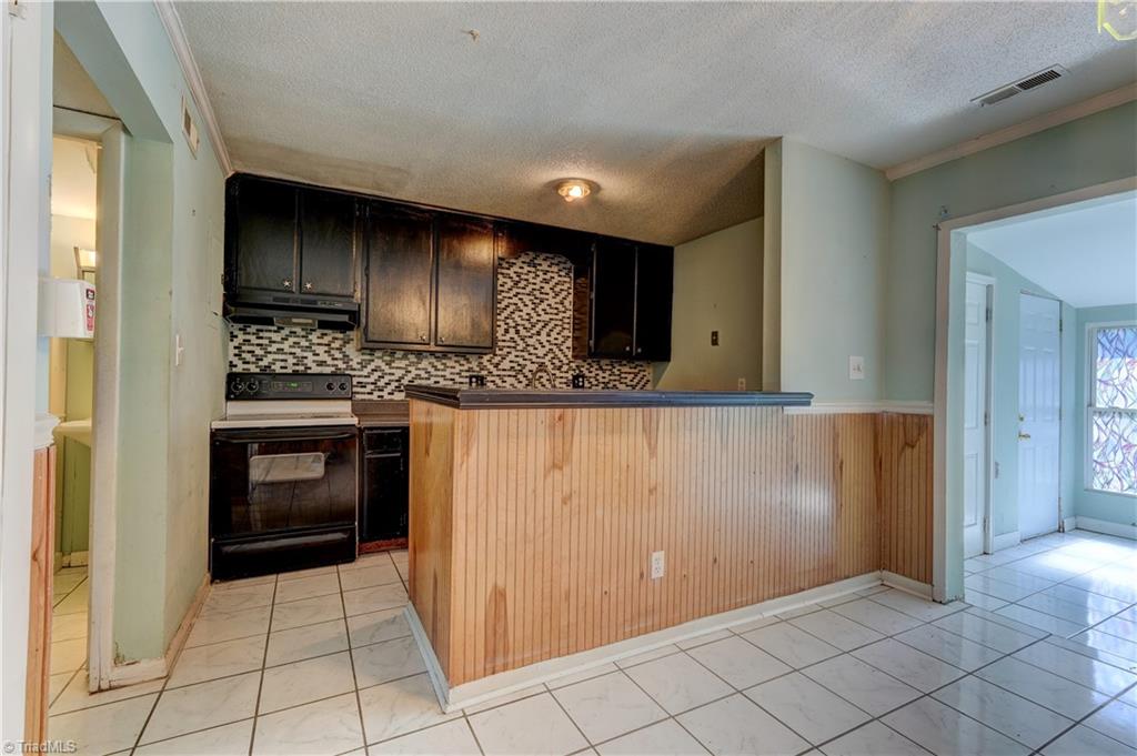 5725 Bramblegate Road, Unit H Greensboro, NC 27409 - Photo 7 of 20 Gallery Image 7