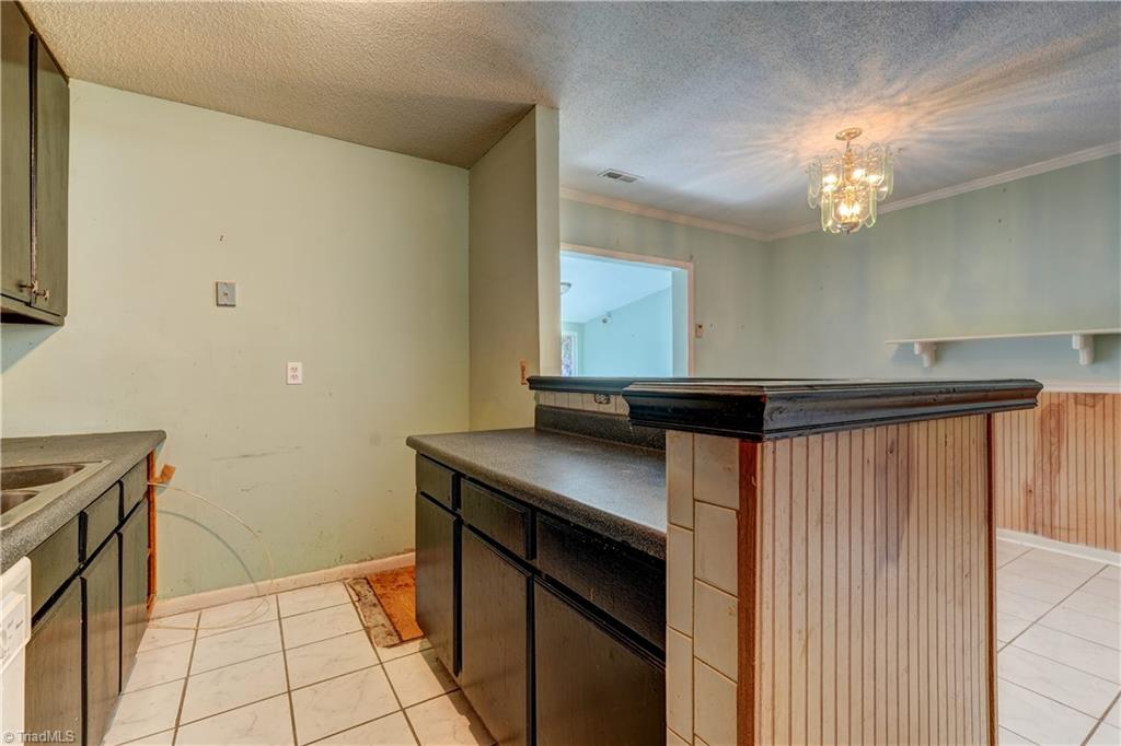 5725 Bramblegate Road, Unit H Greensboro, NC 27409 - Photo 10 of 20 Gallery Image 10
