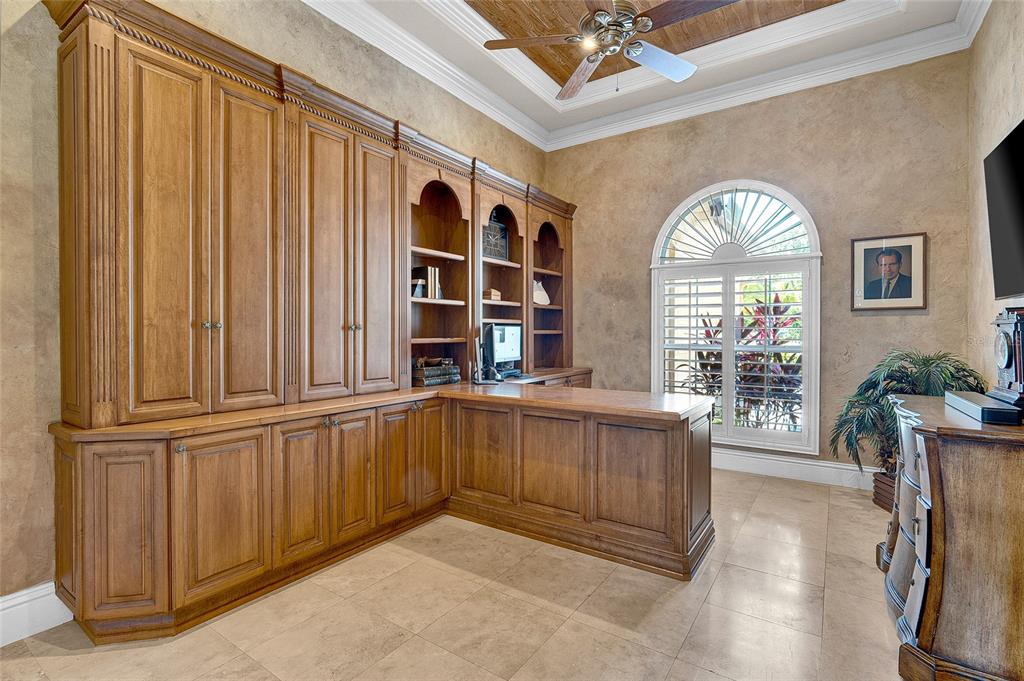 8707 Silverthorn Road Seminole, FL 33777 - Photo 21 of 58