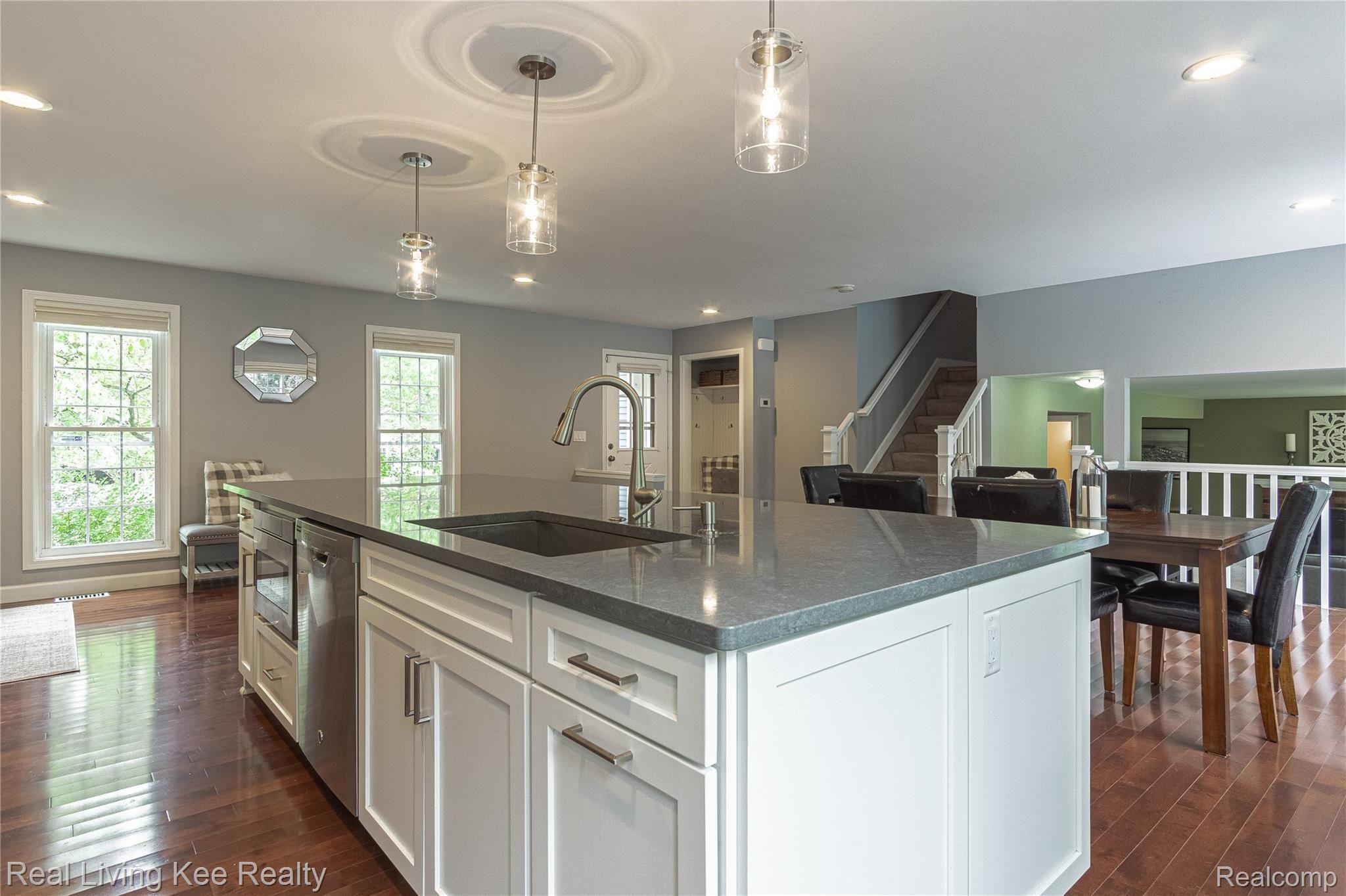2260 North Fairview Lane Rochester, MI 48306 - Photo 11 of 38 Interiors (12 of 35).jpg