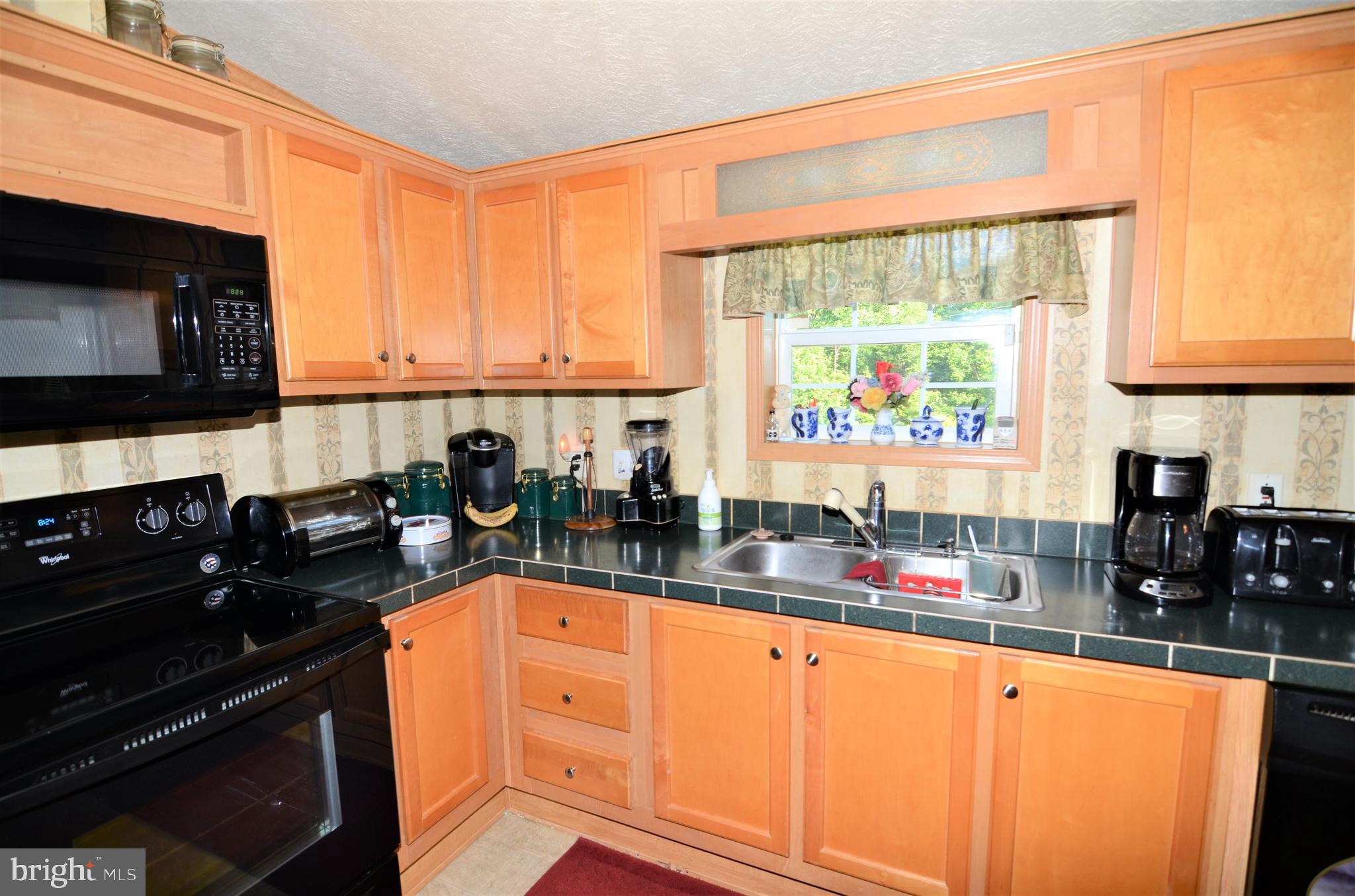 22 Powerline Road Boyertown, PA 19512 - Photo 11 of 30 Kitchen
