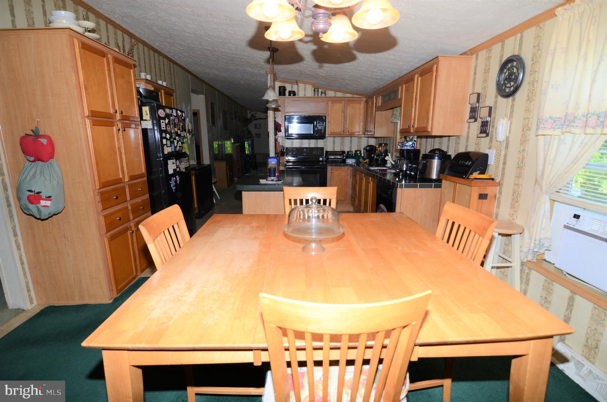 22 Powerline Road Boyertown, PA 19512 - Photo 12 of 30 Eat-in Kitchen