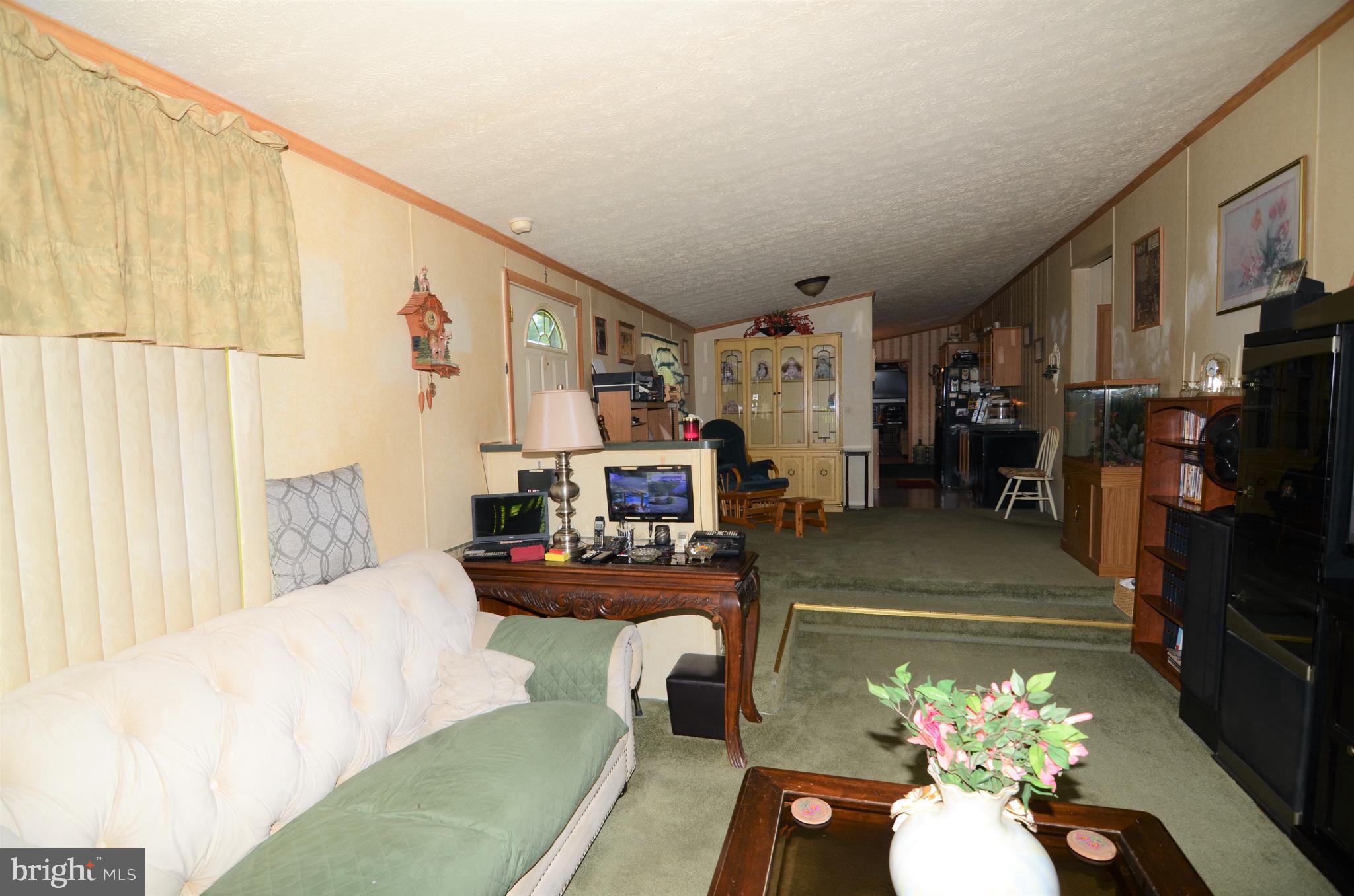 22 Powerline Road Boyertown, PA 19512 - Photo 14 of 30 Living Room