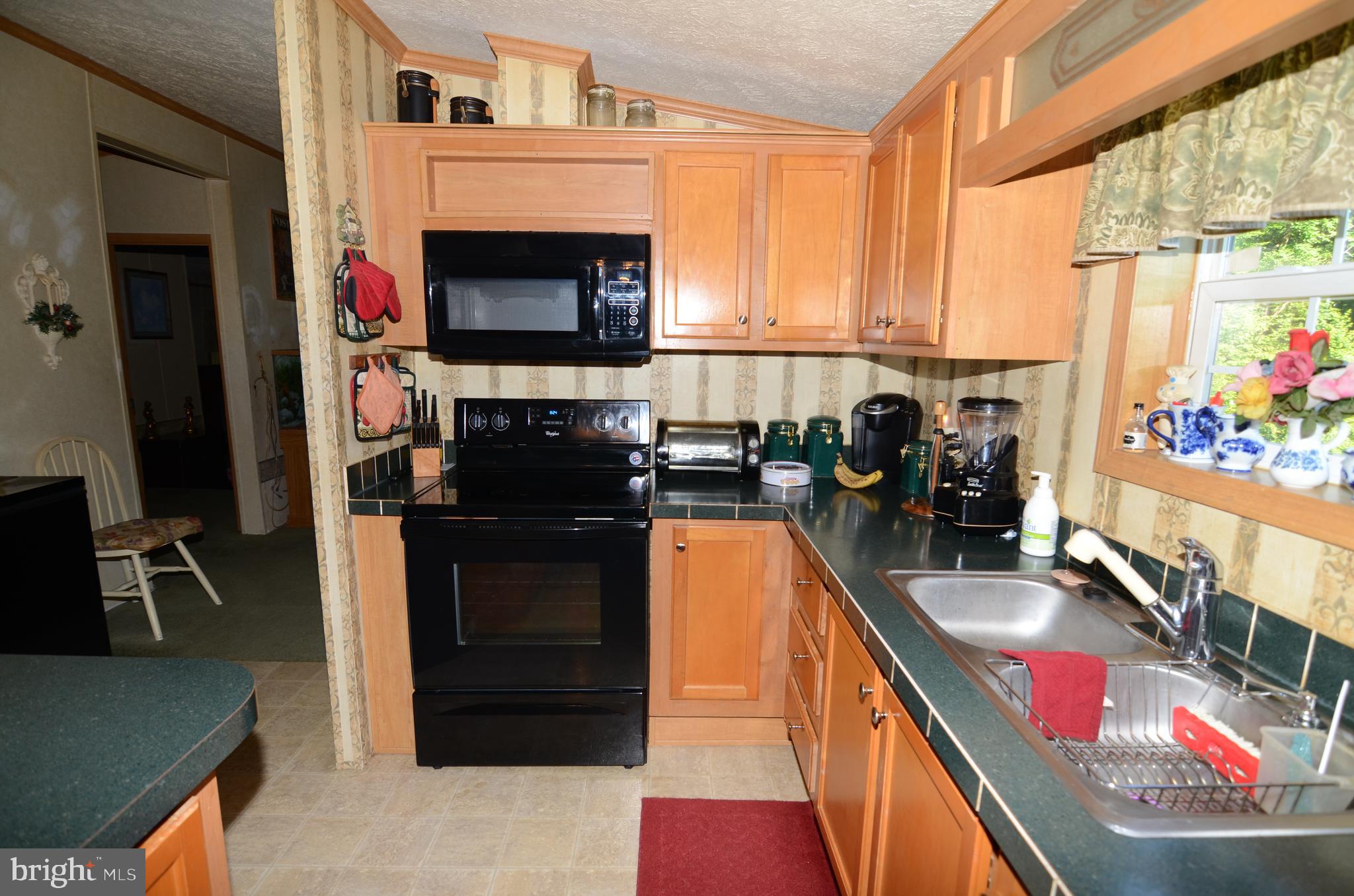22 Powerline Road Boyertown, PA 19512 - Photo 8 of 30 Kitchen