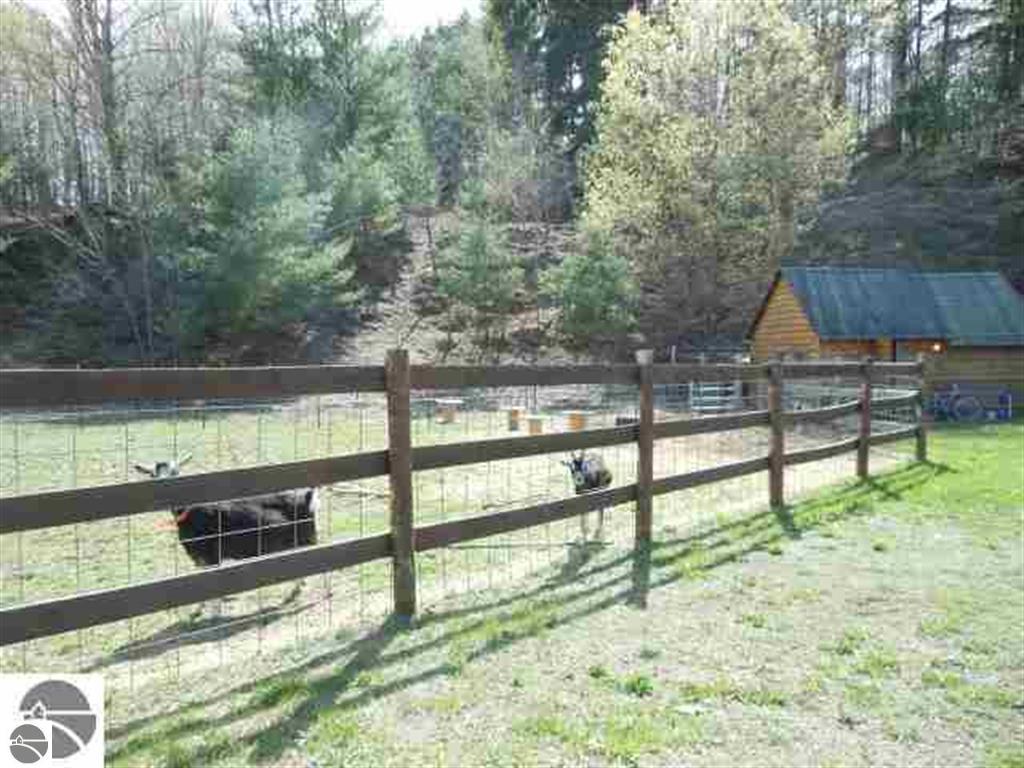 1589 Moss Road Beulah, MI 49617 - Photo 25 of 43 1780095-24.JPG