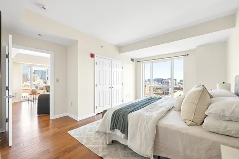 $825,000 | 1 Nassau Street, Unit 1605, Boston, MA 02111
