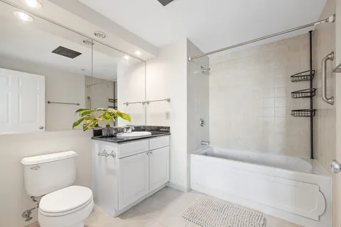 $825,000 | 1 Nassau Street, Unit 1605, Boston, MA 02111