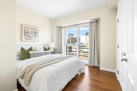 $825,000 | 1 Nassau Street, Unit 1605, Boston, MA 02111