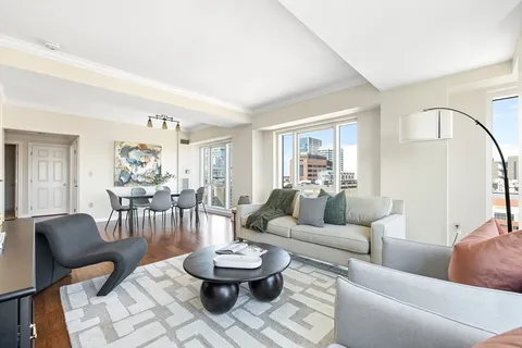 $825,000 | 1 Nassau Street, Unit 1605, Boston, MA 02111