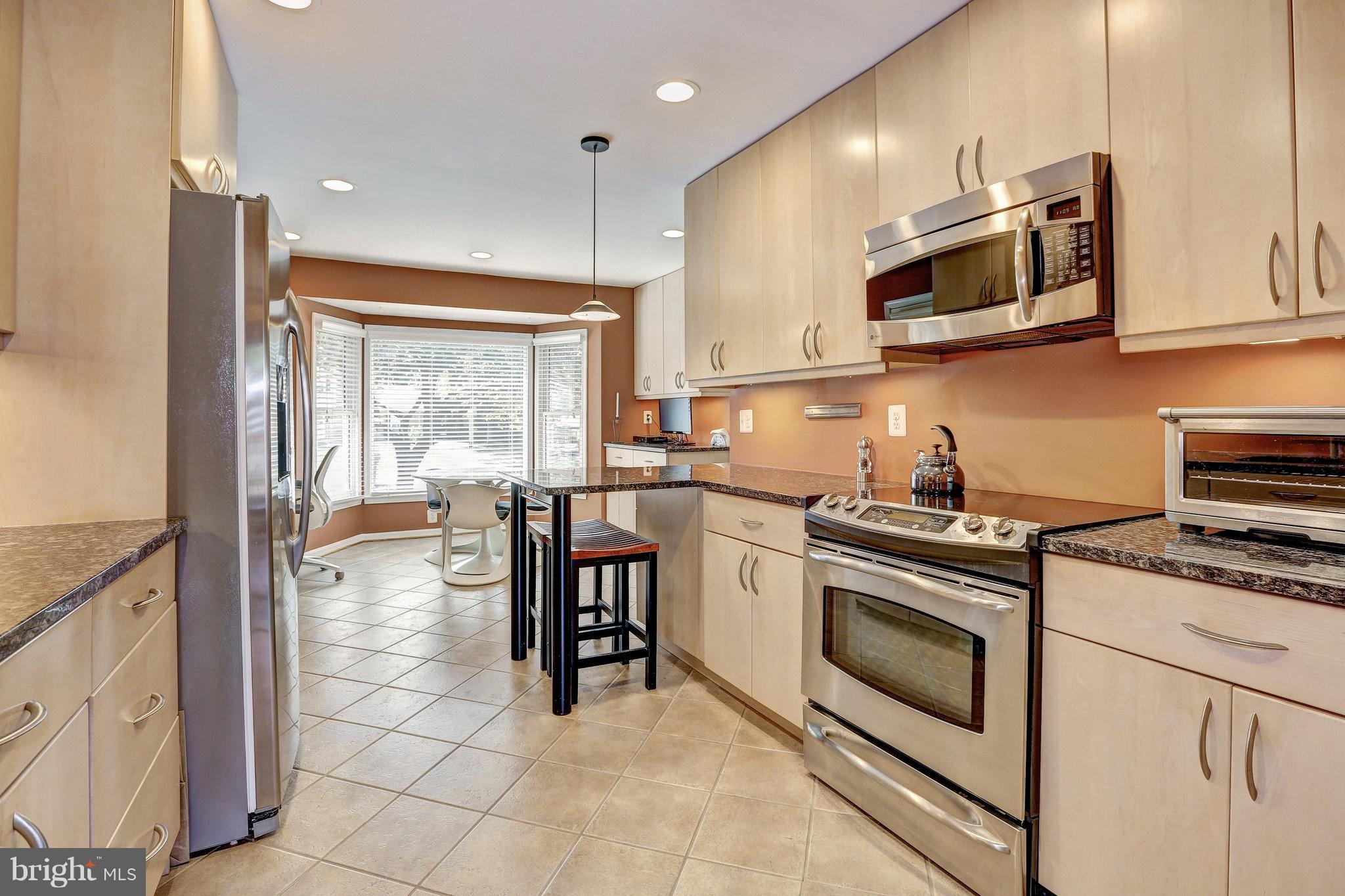 15128 Middlegate Road Silver Spring, MD 20905 - Photo 8 of 30 CONTEMPORARY MAPLE CABINETS