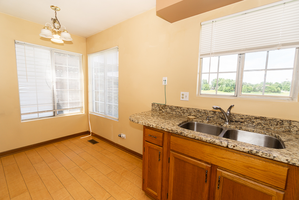 1174 Longford Road Bartlett, IL 60103 - Photo 11 of 25