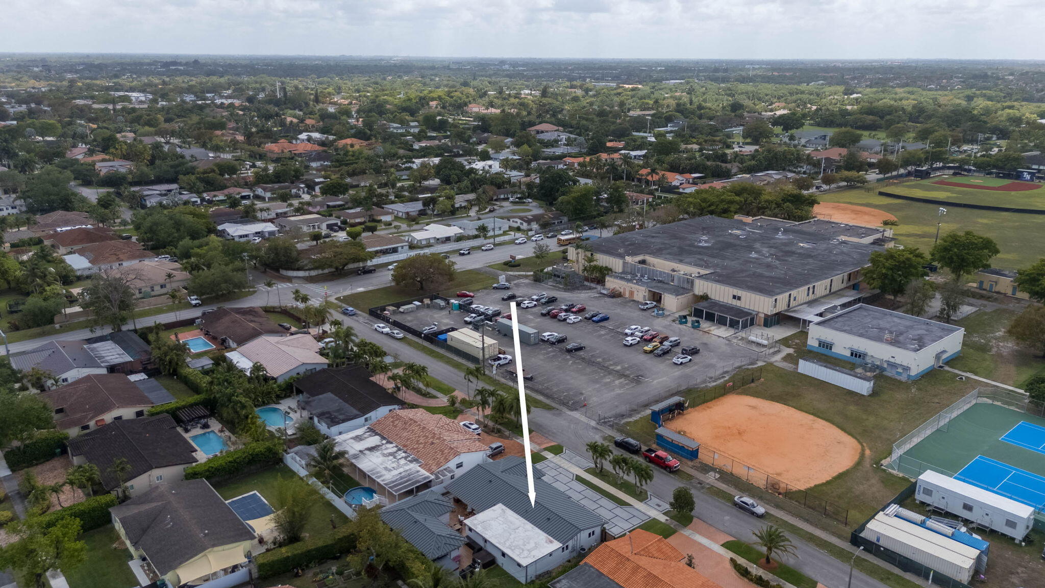 6231 Southwest 94th Avenue Miami, FL 33173 - Photo 46 of 47 an aerial view of a house with a outdoor space