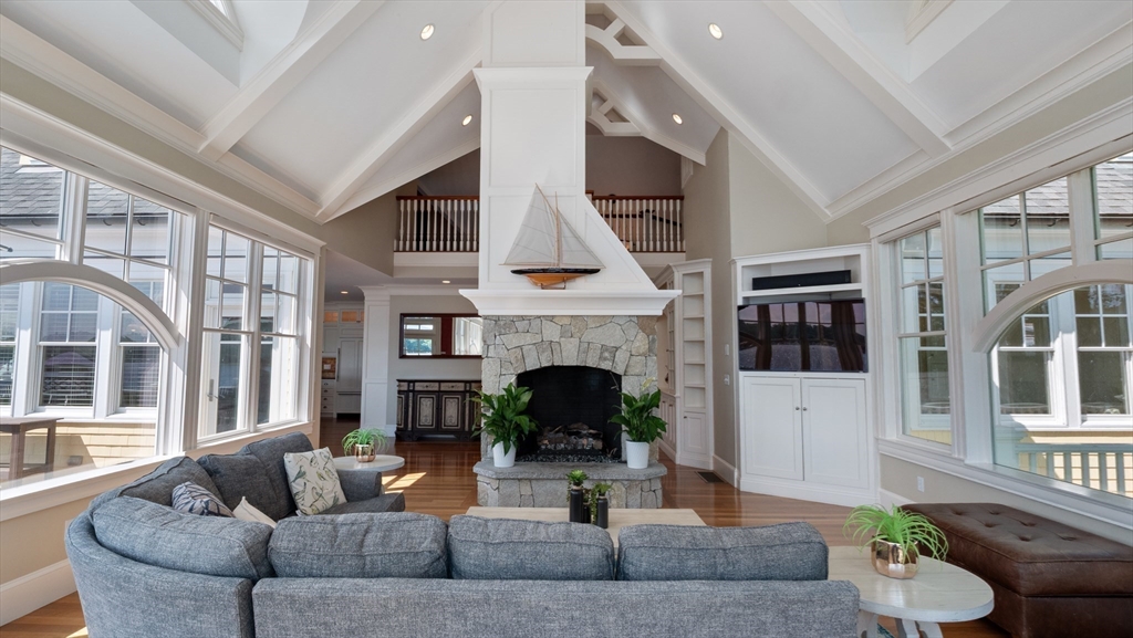 435 Main Street Amesbury, MA 01913 - Photo 9 of 42