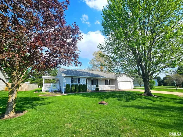 $225,000 | 608 Bunchberry Court, Athens, IL 62613