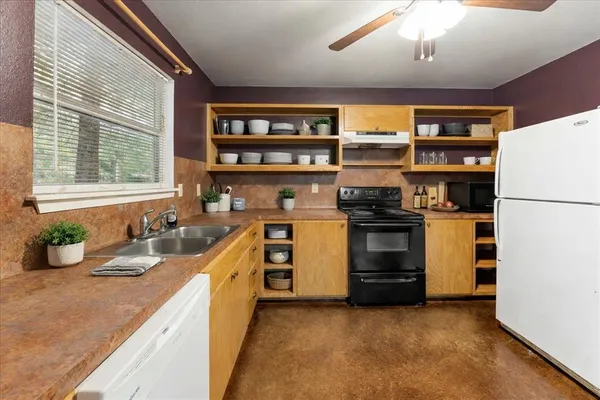 $1,775 | 230 Private Road 7422, Unit 230, Hawkins, TX 75765