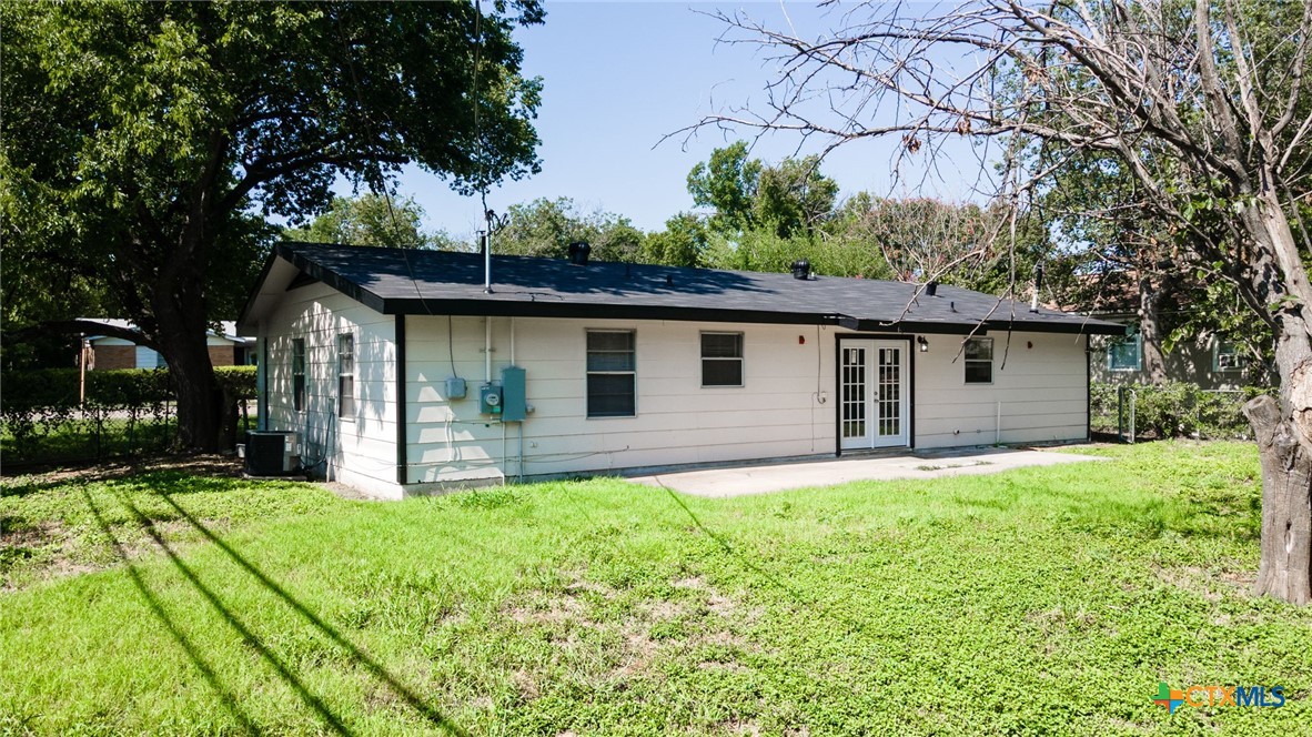 1401 Stephen Street Killeen, TX 76549 - Photo 23 of 27 front view of a house with a yard