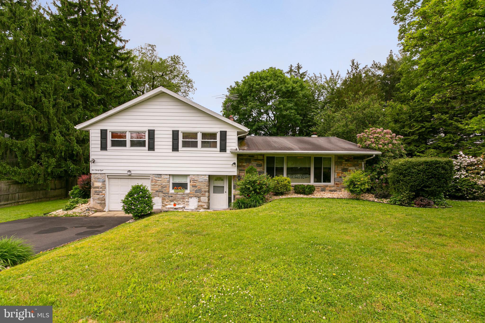 538 Susquehanna Road Huntingdon Valley, PA 19006 - Photo 1 of 1 Exterior Front