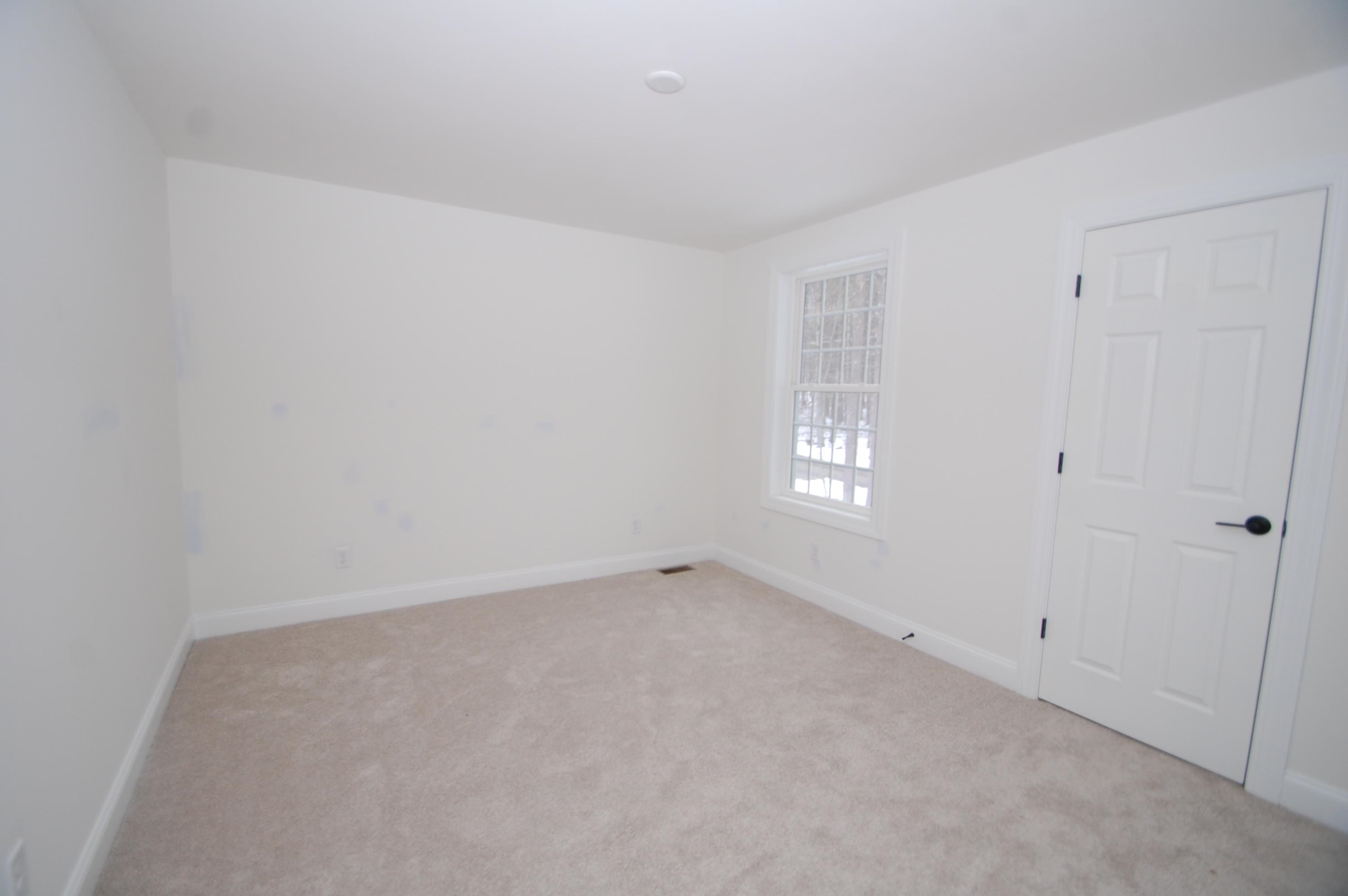 33 B Griffin Road Hudson, NH 03051 - Photo 9 of 16