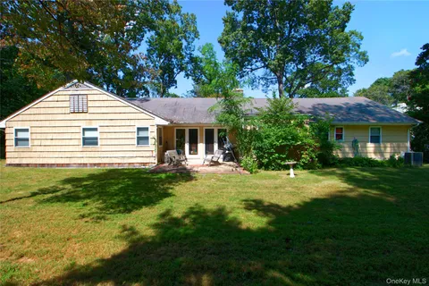 $1,799,000 | 82 The Serpentine, Roslyn, NY 11576