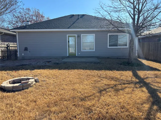 $200,000 | 108 Shenandoah Trail, Elgin, TX 78621