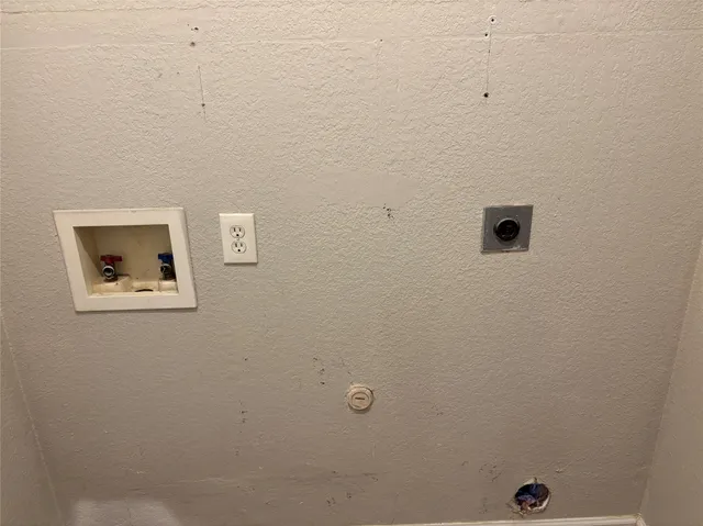 $200,000 | 108 Shenandoah Trail, Elgin, TX 78621