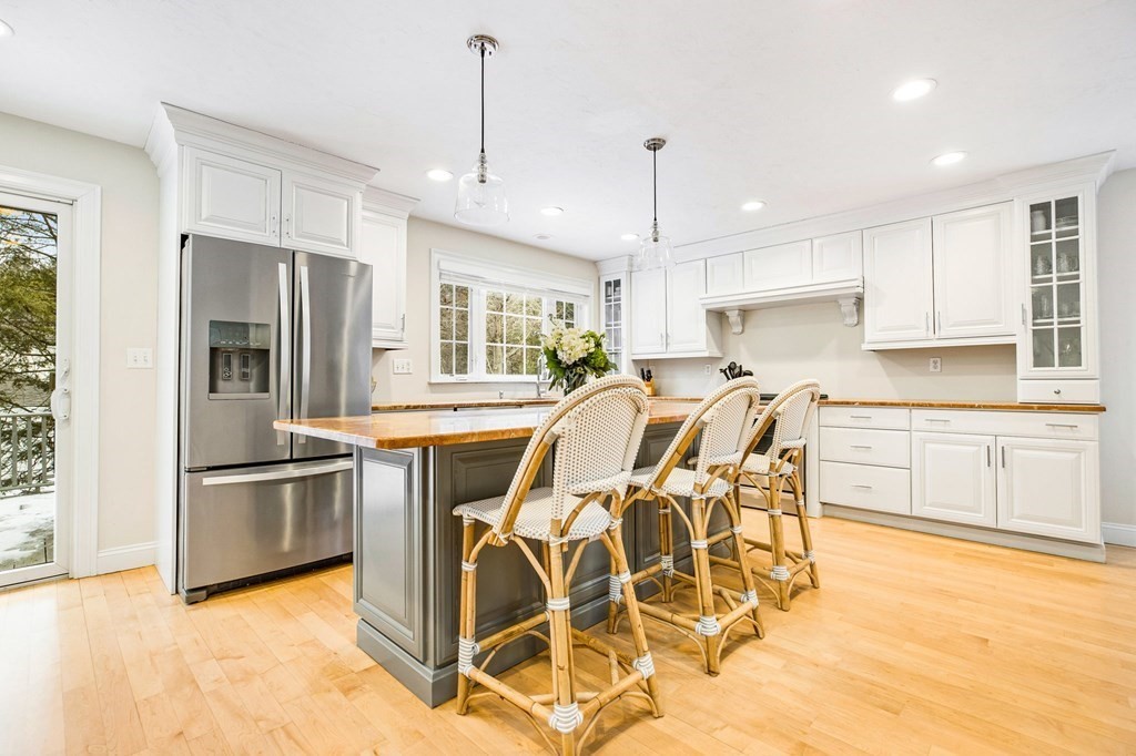 28 Hope Road Hingham, MA 02043 - Photo 2 of 23