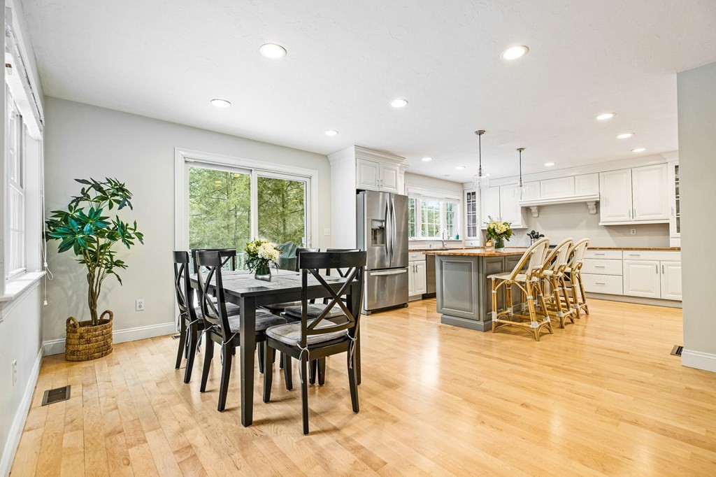 28 Hope Road Hingham, MA 02043 - Photo 3 of 23