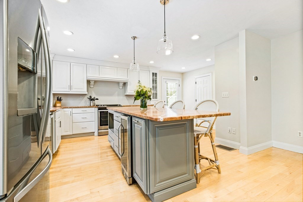 28 Hope Road Hingham, MA 02043 - Photo 5 of 23