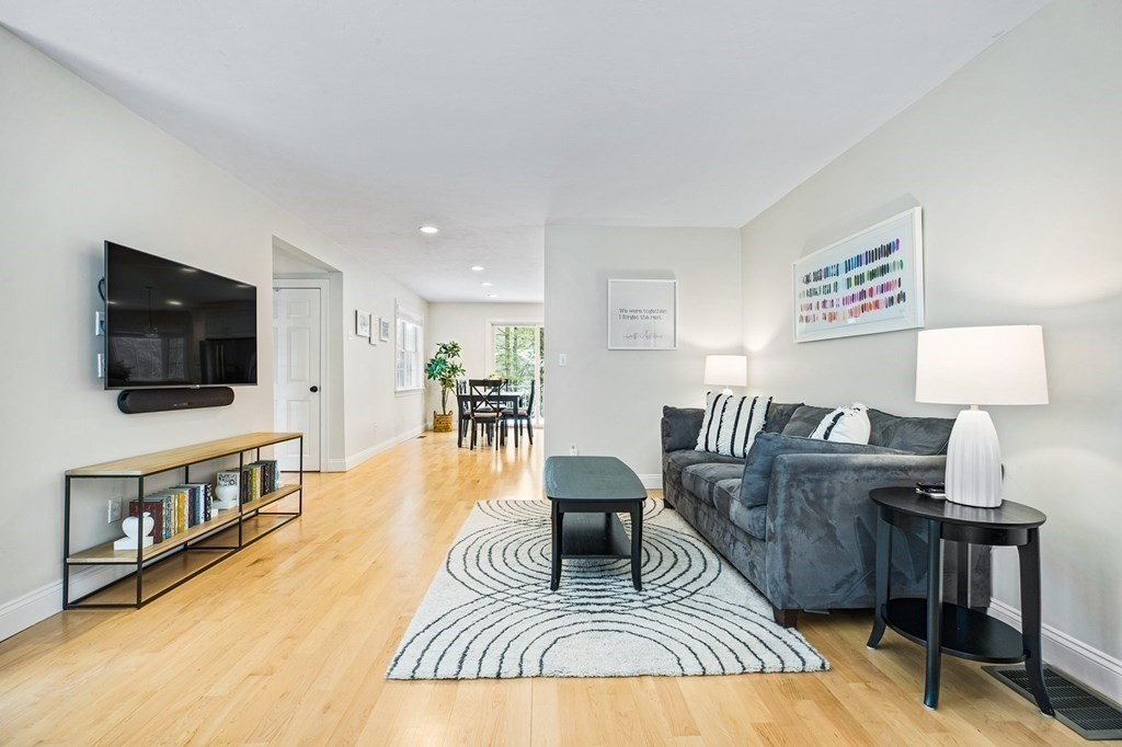 28 Hope Road Hingham, MA 02043 - Photo 8 of 23