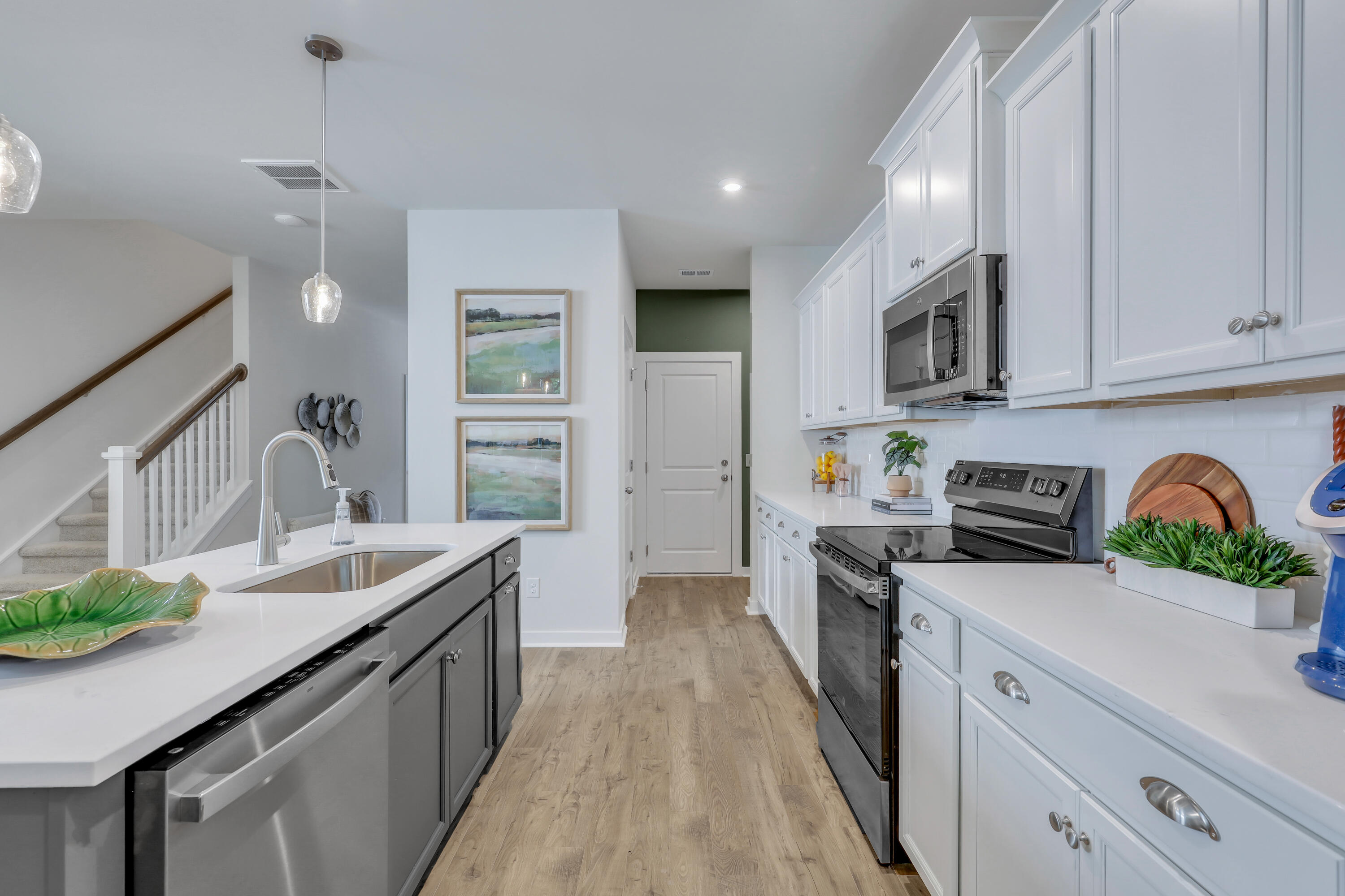 5045 Proper Court North Augusta, SC 29860 - Photo 25 of 59 CHS_DHE_Sadler_SignatureD_Kitchen_15-pri