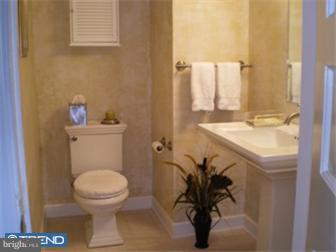 408 Snuff Mill Road Wilmington, DE 19807 - Photo 10 of 12 Bathroom